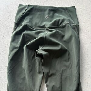 Lululemon Forest Green capri pants ladies size 4